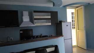 Курортные отели Guest House Medea Боржоми Трехместный номер с видом на горы-13